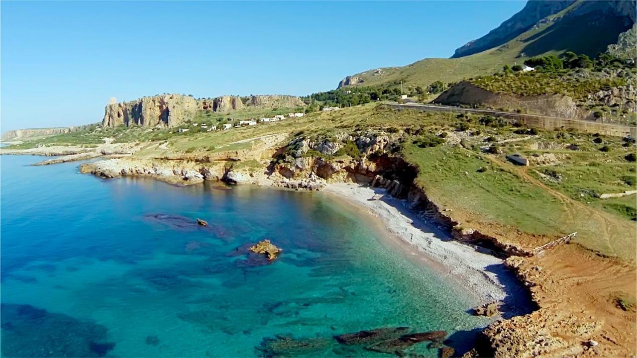 Perla Di Mare Appartamenti Castelluzzo Exterior photo