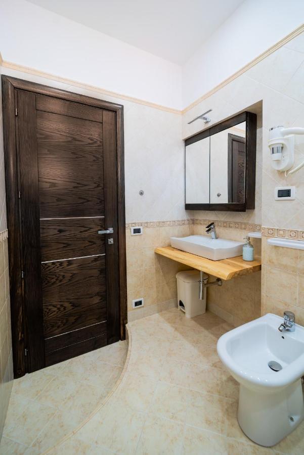 Perla Di Mare Appartamenti Castelluzzo Exterior photo